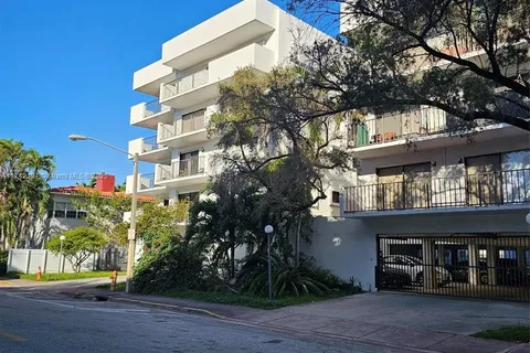 8255 Abbott Ave # 303, Miami Beach FL 33141