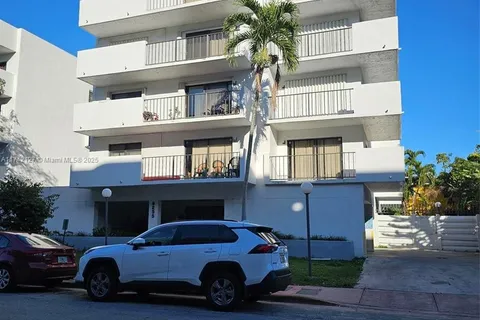 8255 Abbott Ave # 303, Miami Beach FL 33141