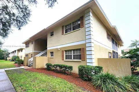 1690 NE SUNNY BROOK LN # 102, Palm Bay FL 32905