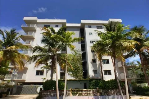 1025 Alton Rd # 204, Miami Beach FL 33139