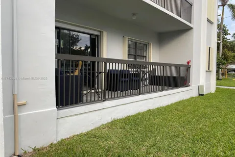 1301 N 7th St # 101, Hallandale Beach FL 33009