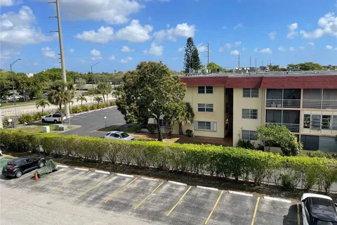 3099 NW 48th Ave # 455, Lauderdale Lakes FL 33313