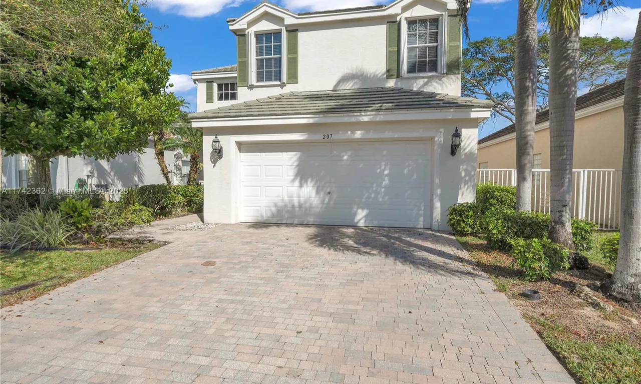 207 Berenger Walk, Royal Palm Beach FL 33414