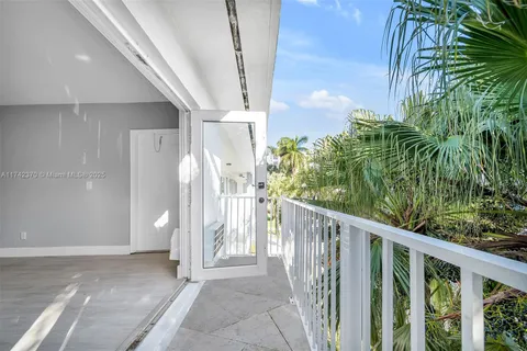 1075 101st E Bay Harbor Dr # 10, Bay Harbor Islands FL 33154