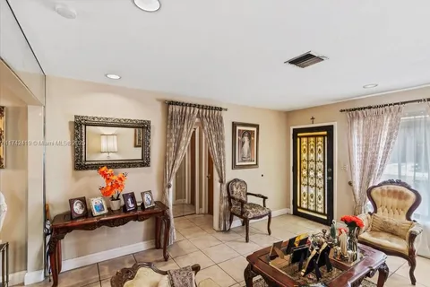6385 SW 25th St, Miami FL 33155