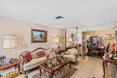6385 SW 25th St, Miami FL 33155
