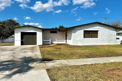 9035 SW 198th Ter, Cutler Bay FL 33157