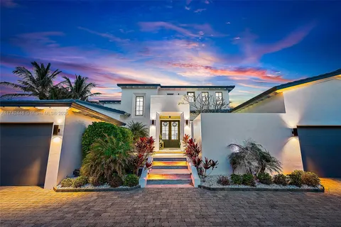 22 Ocean Dr, Jupiter Inlet Colony FL 33469