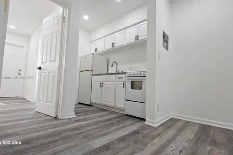 417 NW 2nd Ave # 2, Hallandale Beach FL 33009