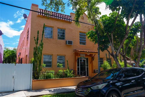 1560 SW 5th St, Miami FL 33135