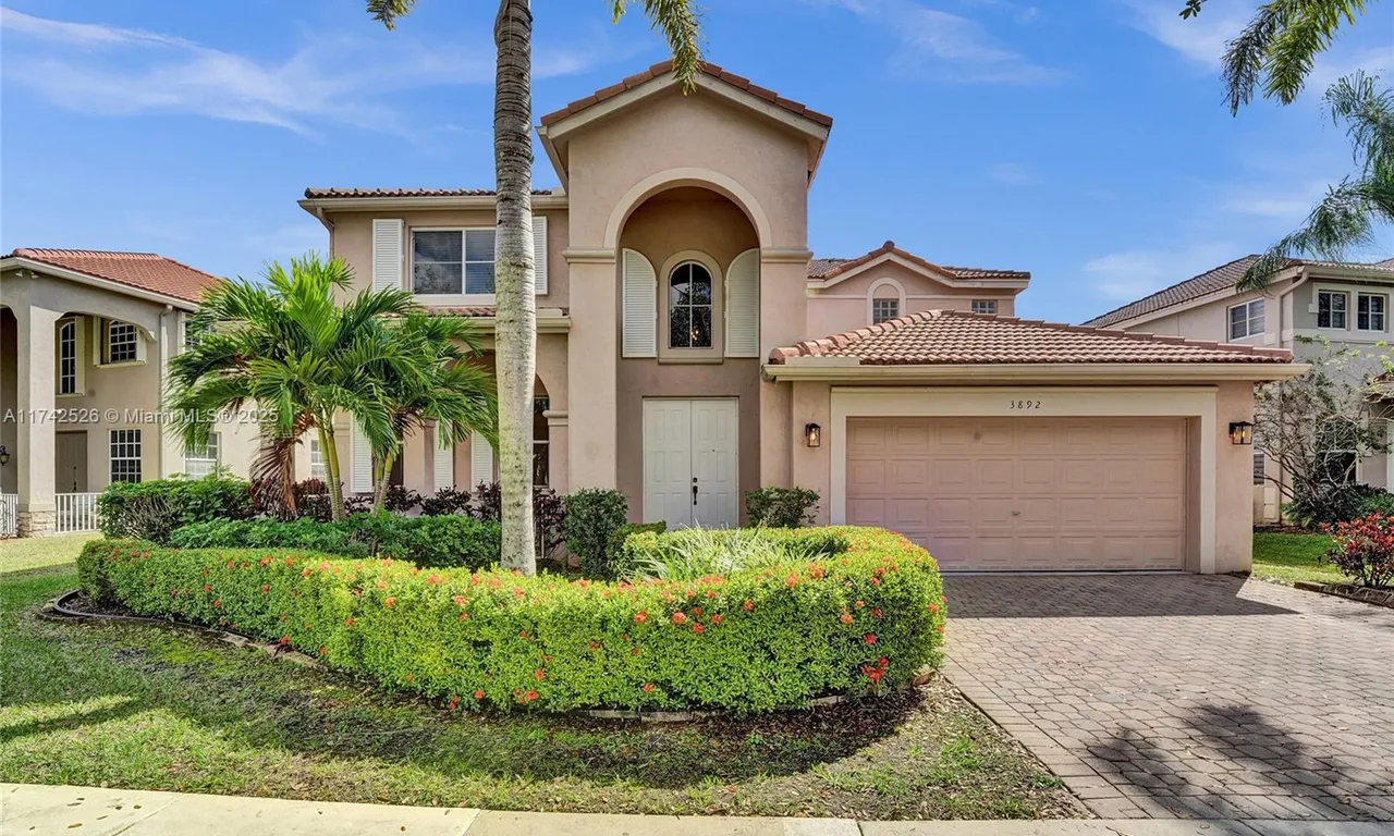 3892 Falcon Ridge Cir, Weston FL 33331