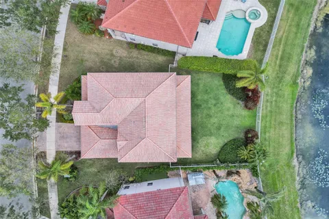 3892 Falcon Ridge Cir, Weston FL 33331