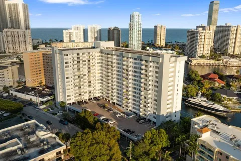 137 Golden Isles Dr # 1408, Hallandale Beach FL 33009