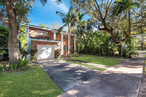 6921 Portillo St, Coral Gables FL 33146