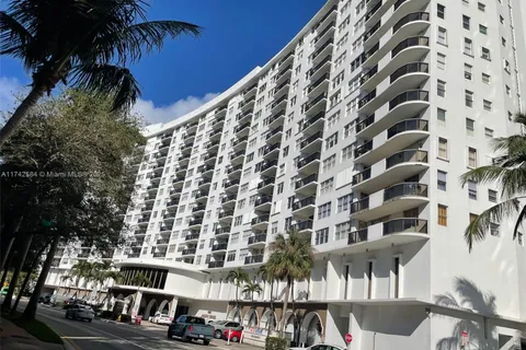 6039 W Collins Ave # 533, Miami Beach FL 33140