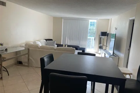 6039 W Collins Ave # 533, Miami Beach FL 33140