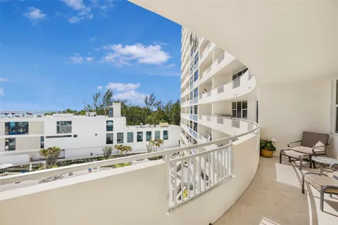 3180 S Ocean Dr # 511, Hallandale Beach FL 33009