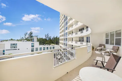 3180 S Ocean Dr # 511, Hallandale Beach FL 33009