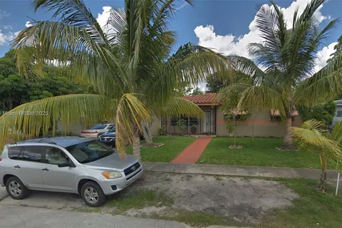 1445 NE 136th St, North Miami FL 33161