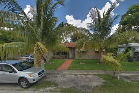 1445 NE 136th St, North Miami FL 33161