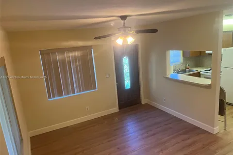 216 SW 10th St # 2, Hallandale Beach FL 33009