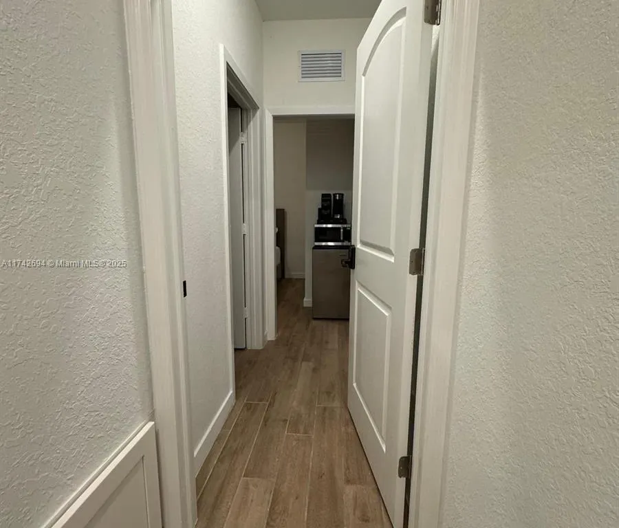 749 SE 17th St # 1, Homestead FL 33034