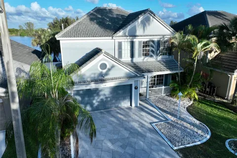 5748 S Plum Bay Pkwy, Tamarac FL 33321