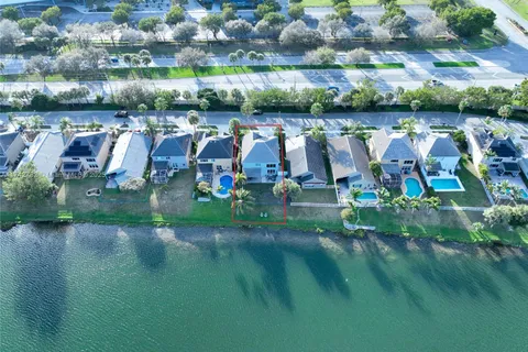 5748 S Plum Bay Pkwy, Tamarac FL 33321