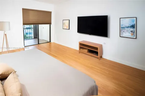 301 Racquet Club Rd # 307, Weston FL 33326