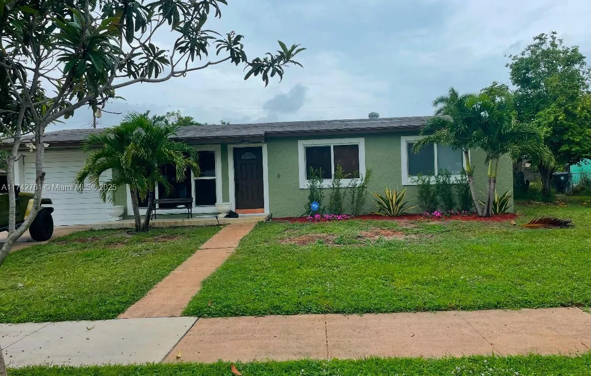 1920 Ramsey Dr, Lake Worth FL 33461