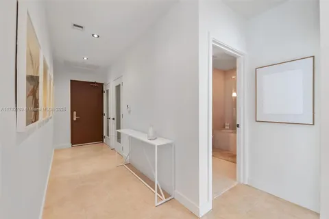 6799 Collins Ave # 211, Miami Beach FL 33141