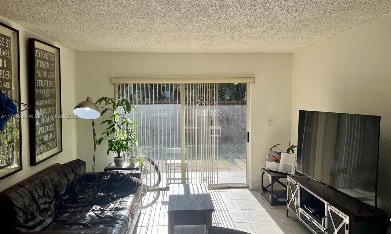 5201 Geneva Way # 108, Doral FL 33166