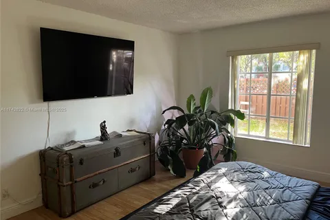 5201 Geneva Way # 108, Doral FL 33166