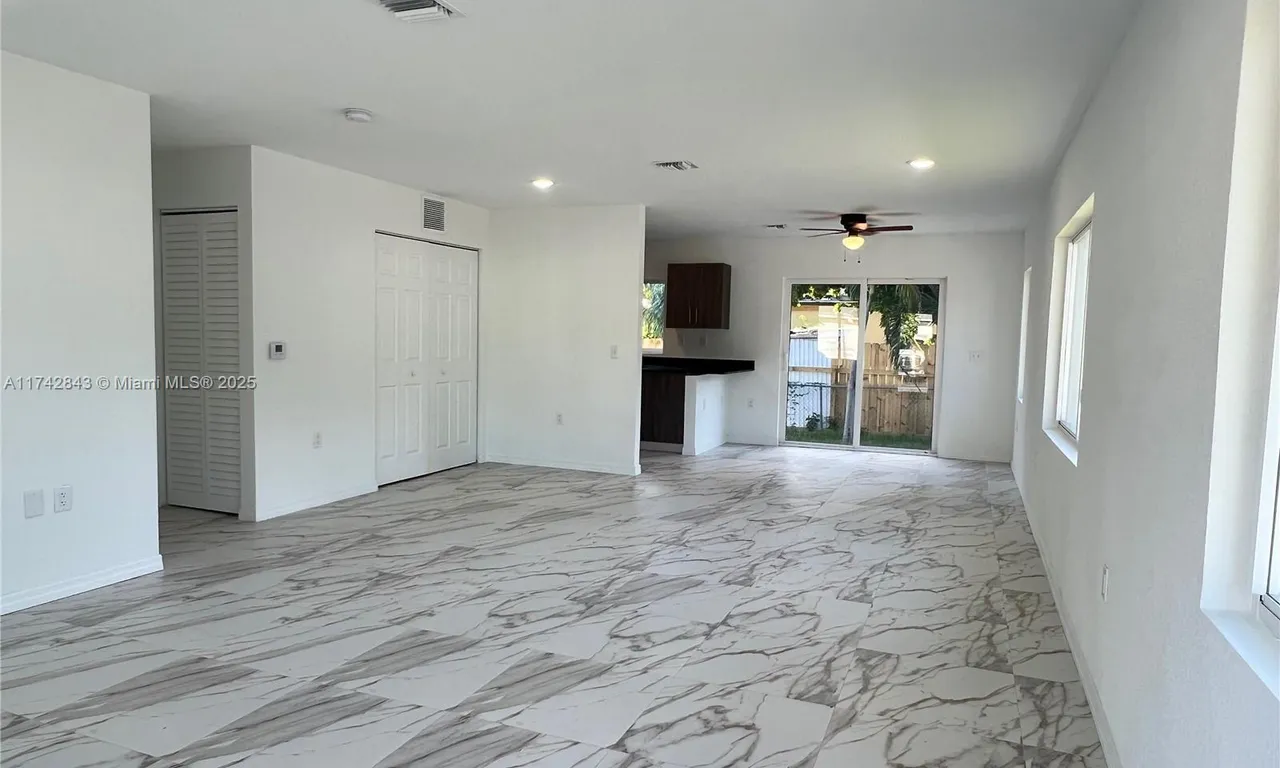 823 NW 4th Ter, Hallandale Beach FL 33009
