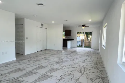 823 NW 4th Ter, Hallandale Beach FL 33009