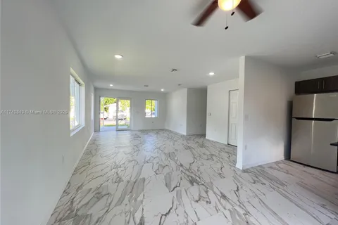 823 NW 4th Ter, Hallandale Beach FL 33009