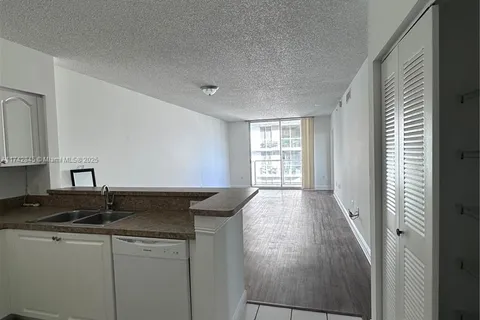 5091 NW 7th St # 1015, Miami FL 33126