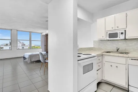 2899 Collins Ave # 1604, Miami Beach FL 33140