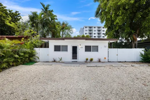 1286 NE 109th St, Miami FL 33161