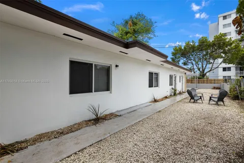 1286 NE 109th St, Miami FL 33161