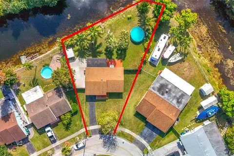 6800 NW 24th Ct, Margate FL 33063