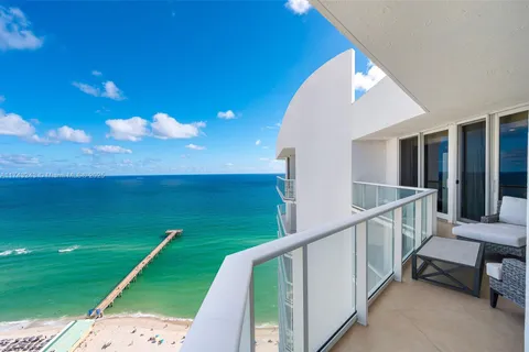 16485 Collins Ave, Sunny Isles Beach FL 33160