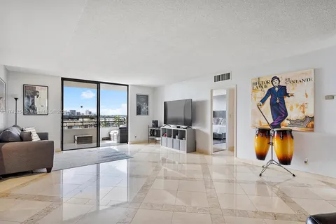 500 Three Islands Blvd # 411, Hallandale Beach FL 33009