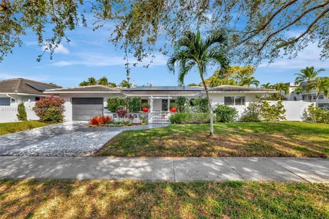 2261 NE 62nd St, Fort Lauderdale FL 33308