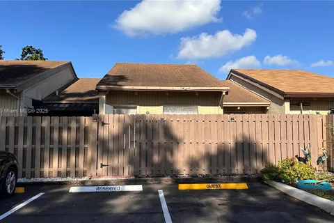 8189 SW 24th St # 8189, Davie FL 33324