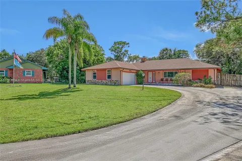 3123 SE Quanset Circle, Stuart FL 34997