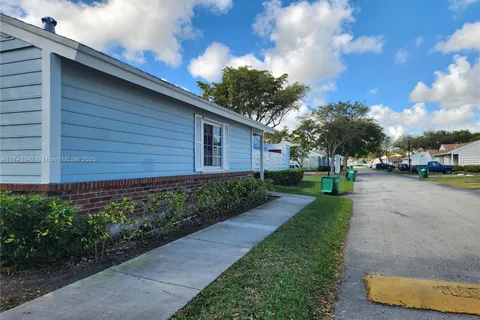 13700 SW 147th Cir Ln # 5, Miami FL 33186