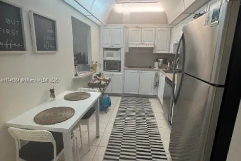 19390 Collins Ave # 510, Sunny Isles Beach FL 33160