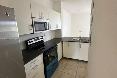 2819 SE 1st Dr # 9, Homestead FL 33033