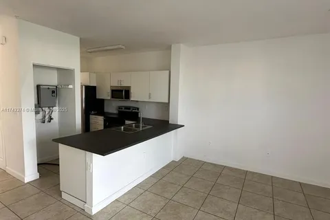 2819 SE 1st Dr # 9, Homestead FL 33033